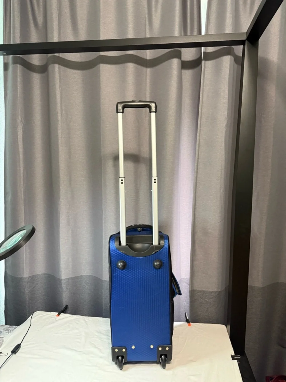 NWT CIAO Brand Duffel Rolling Blue carry on bag retractable telescopic handle.